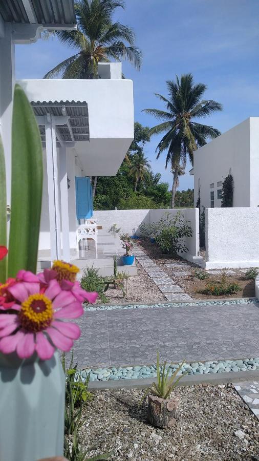 Anjo Maumere Hotel & Restaurant Extérieur photo