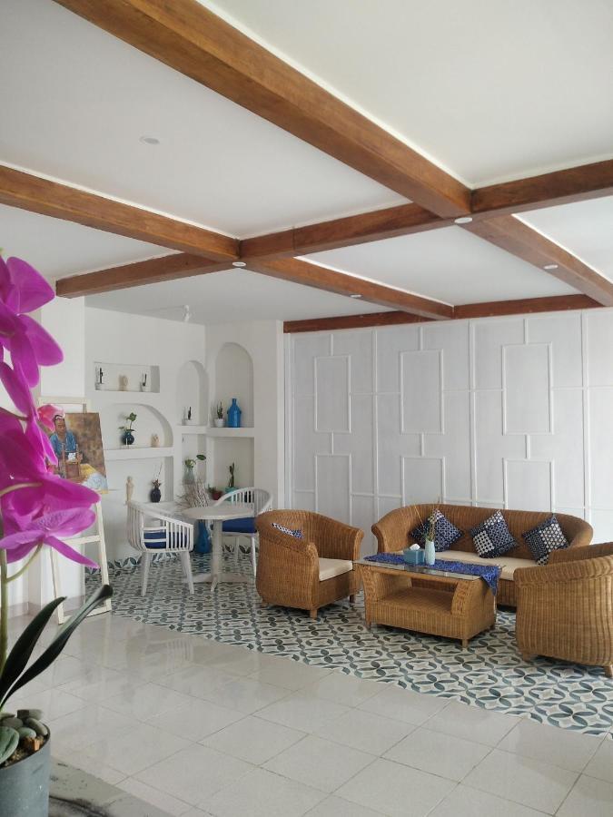 Anjo Maumere Hotel & Restaurant Extérieur photo
