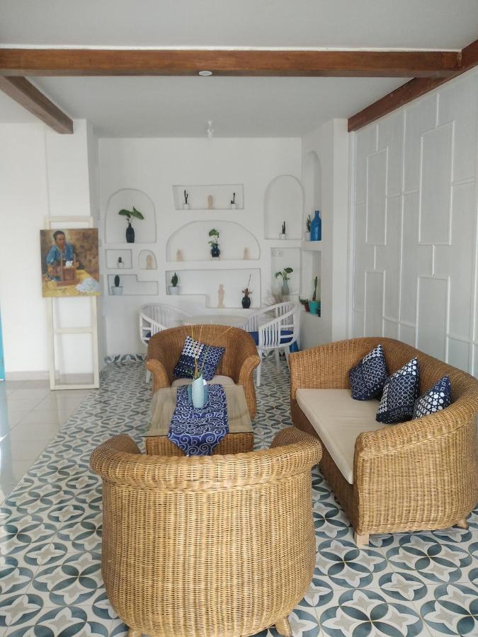 Anjo Maumere Hotel & Restaurant Extérieur photo