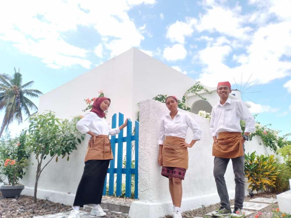 Anjo Maumere Hotel & Restaurant Extérieur photo