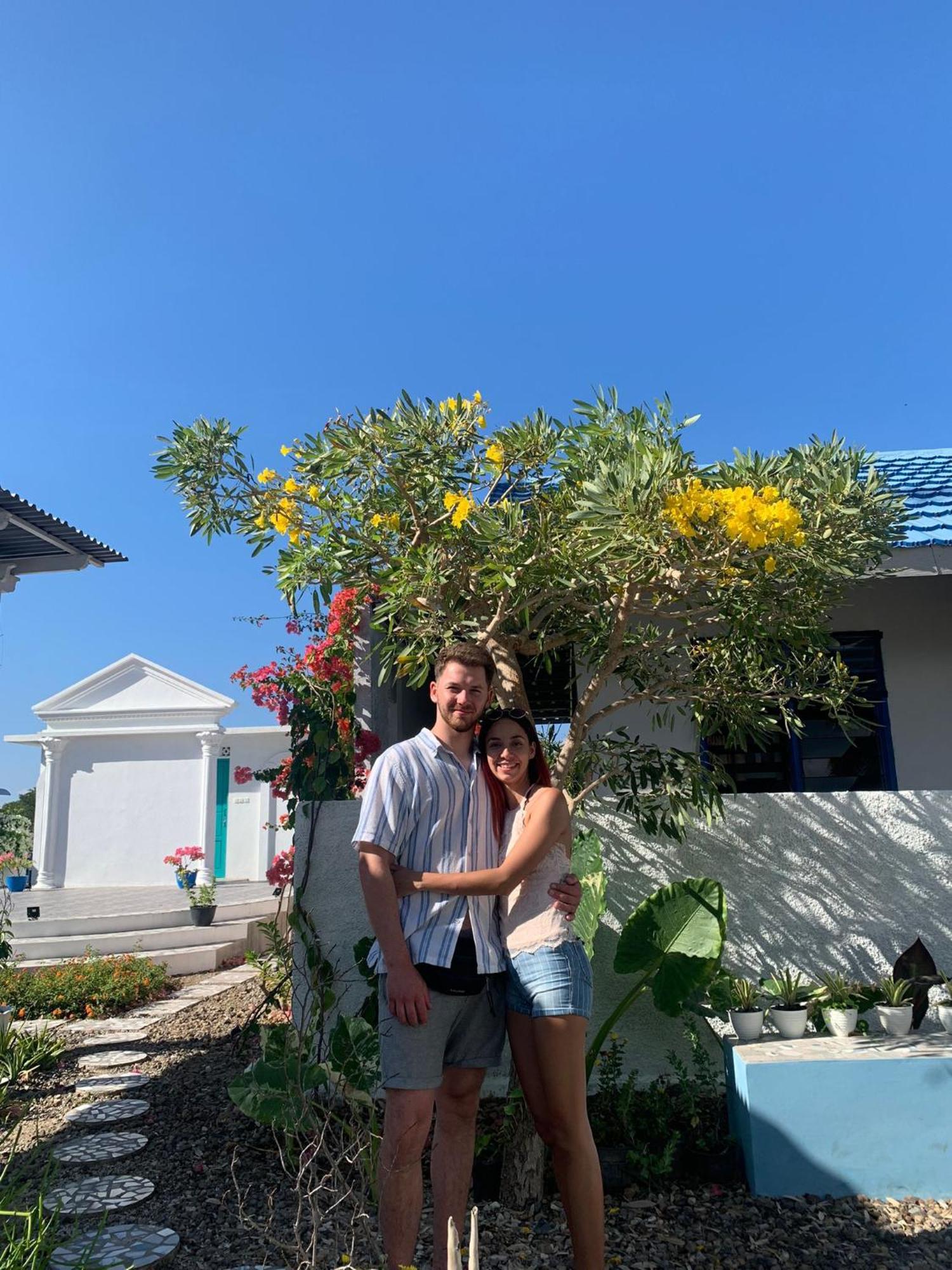 Anjo Maumere Hotel & Restaurant Extérieur photo