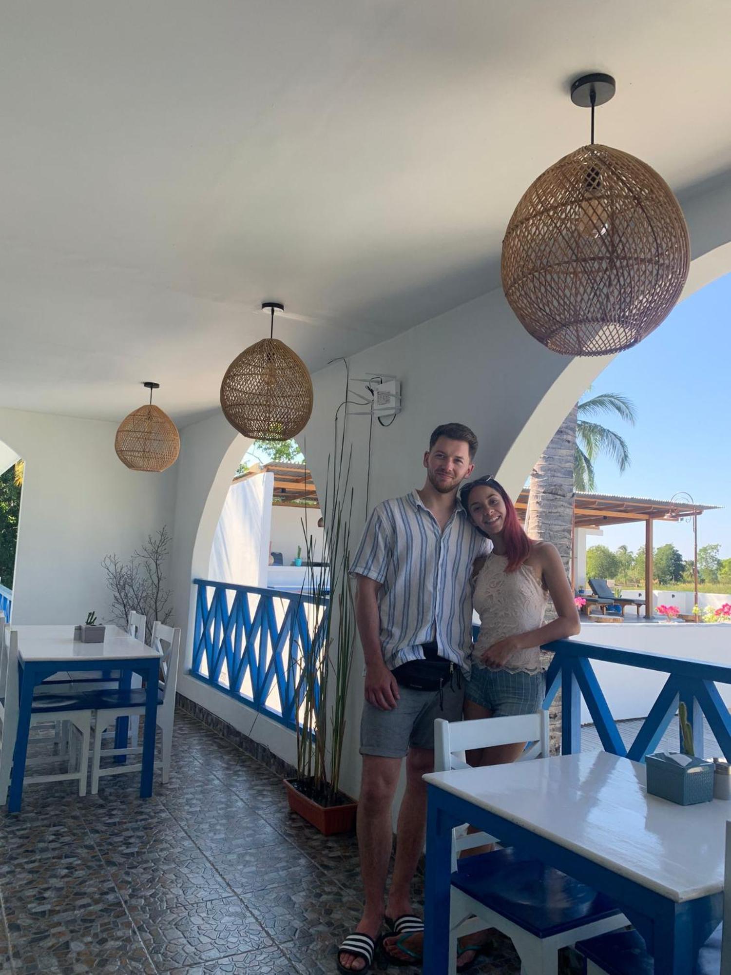Anjo Maumere Hotel & Restaurant Extérieur photo